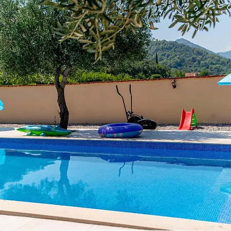Olive Grove House *