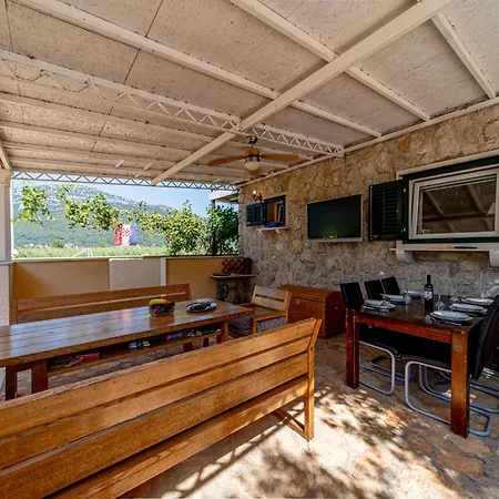 Olive Grove House * Ston