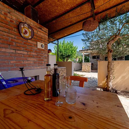 Olive Grove House Vila Ston