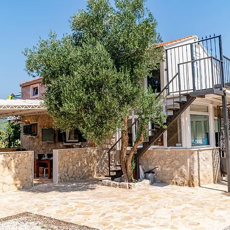 Olive Grove House * 스톤