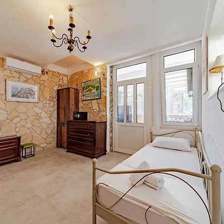 빌라 Olive Grove House 스톤
