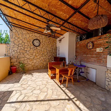 Villa Olive Grove House *
