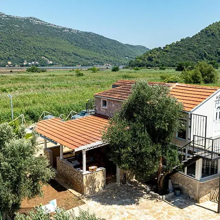 Olive Grove House Ston